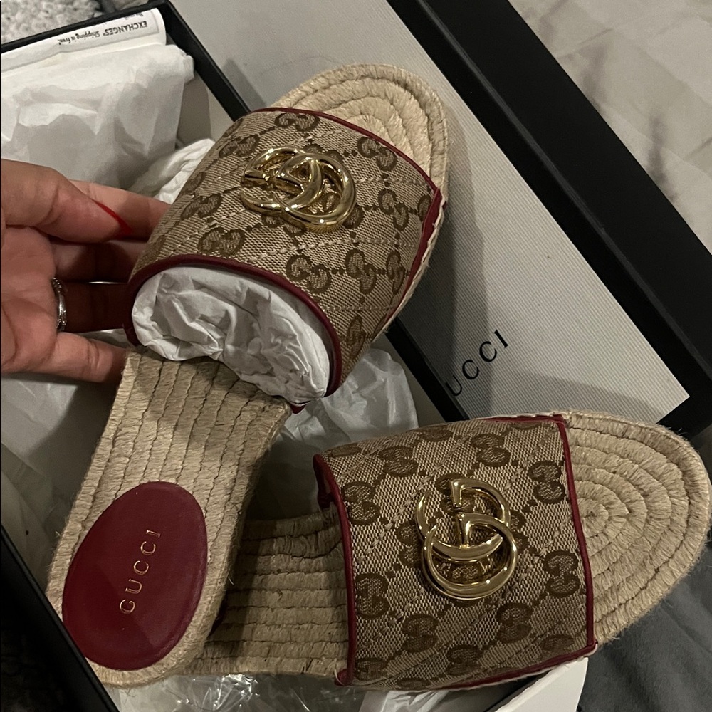 Gucci Women's Beige and Red Espadrille Slides - Picture 2 of 11